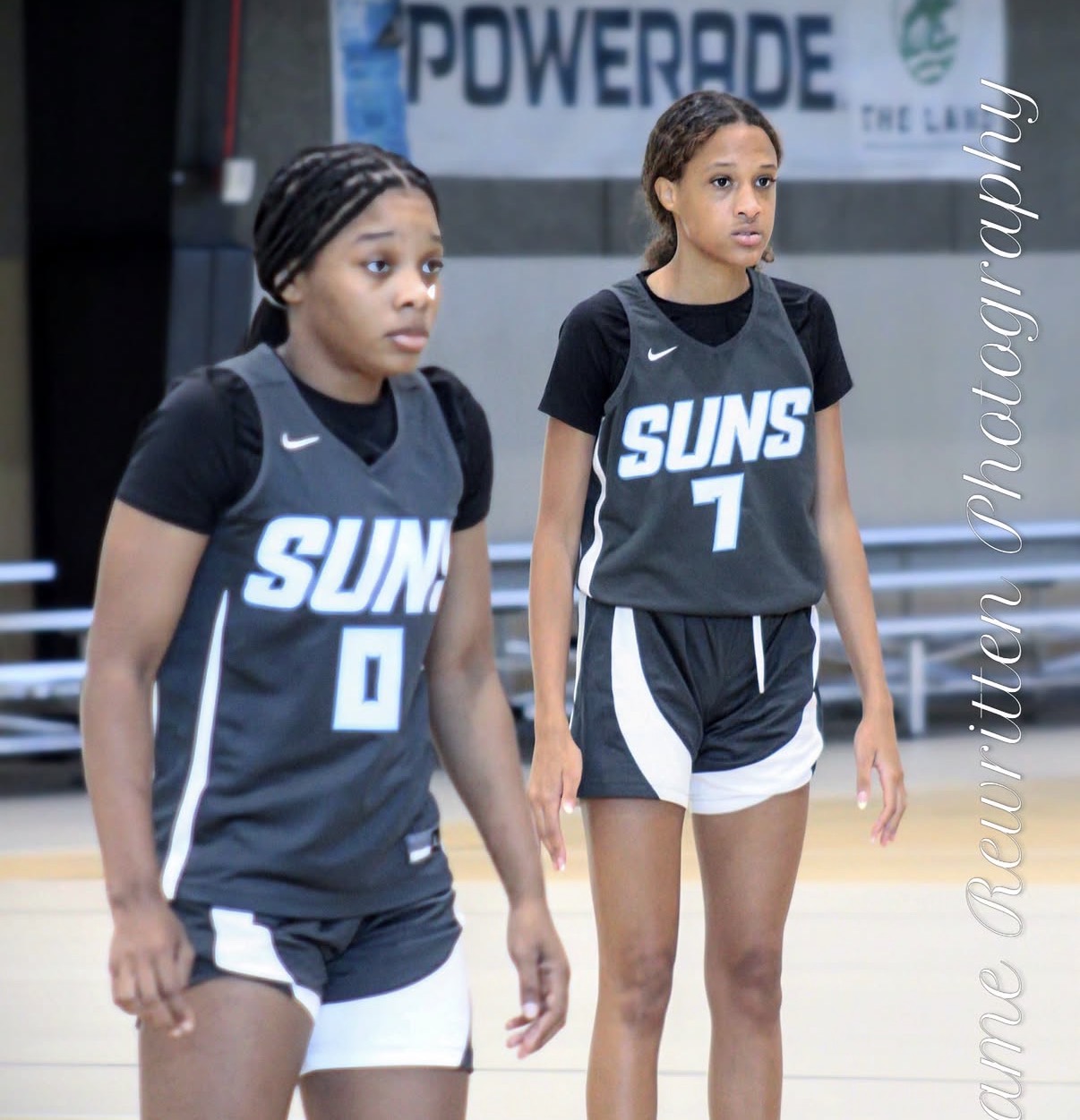 850 Suns players focused during live basketball competition